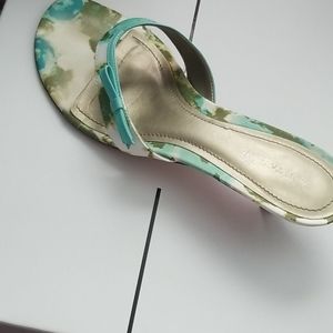 Kitten heel sandal